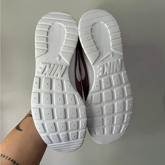 Nike Shoes - Picture 3 of 6